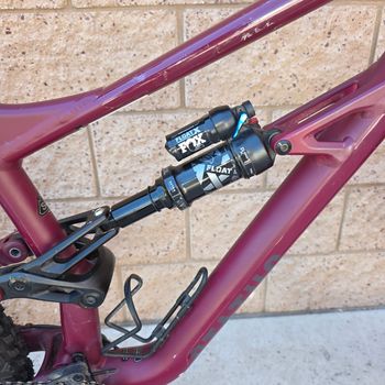 Used Specialized Status 140 2022 2022 Mountainbike, Red, 29, 27.5 — image 6 of 24