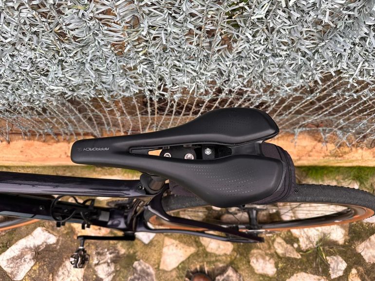Used Giant Revolt SRAM Rival eTap AXS 2023 Road & Gravel, Black — image 9 of 9