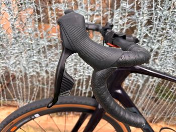 Used Giant Revolt SRAM Rival eTap AXS 2023 Road & Gravel, Black — image 8 of 9