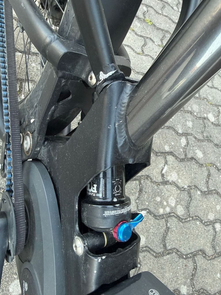 Used Riese & Müller Delite Rohloff Speedhub 2019 Urban, Light Gray — image 5 of 9
