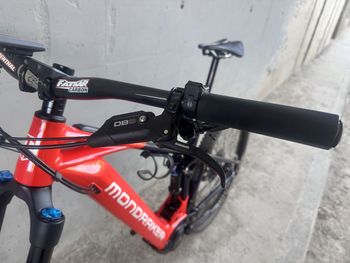 Mondraker CHASER R 2025 2025 Mountainbike de segunda mano, Rojo — imagen 12 de 14