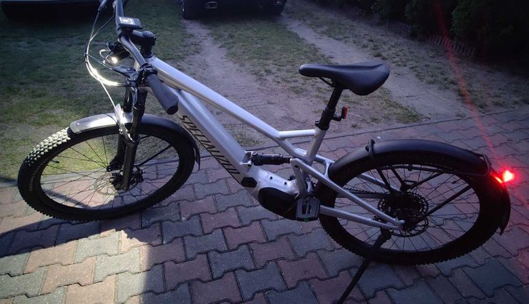 Used Specialized Turbo Tero X 4.0 2023 2023 Mountainbike, Light Gray, 27.5 — image 2 of 7