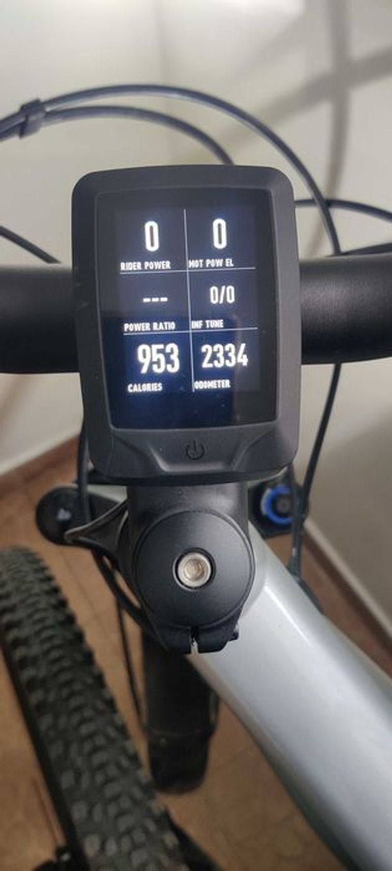 Used Specialized Turbo Tero X 4.0 2023 2023 Mountainbike, Light Gray, 27.5 — image 6 of 7