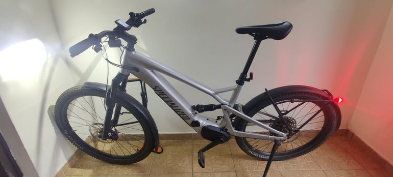 Used Specialized Turbo Tero X 4.0 2023 2023 Mountainbike, Light Gray, 27.5 — image 4 of 7