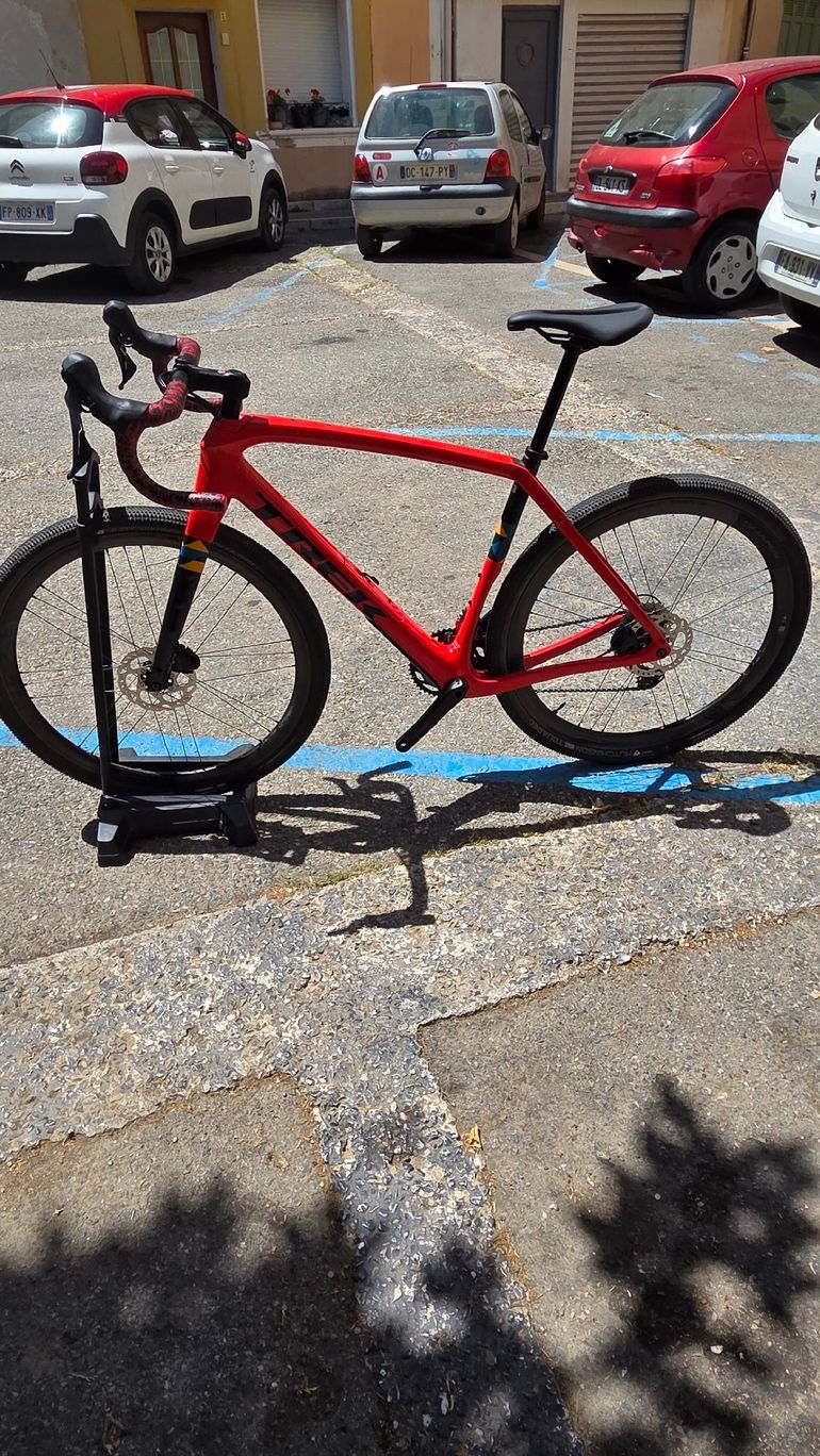 Used Trek Checkpoint Shimano GRX 2023 Road & Gravel, Red — image 2 of 10