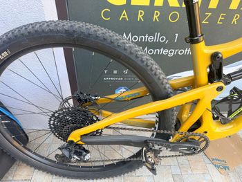 Used Santa Cruz Hightower R / Carbon C / 29 2019 2019 Mountainbike, Orange, 29 — image 2 of 5
