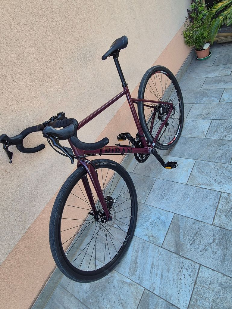 Used TRIBAN RC520 Disc Road Bike - 105 2021 2021 Road & Gravel, Red — image 2 of 12