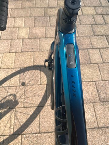 Used Giant Defy Advanced E+ Elite 2 2025 2025 Road & Gravel, Blue — image 7 of 11