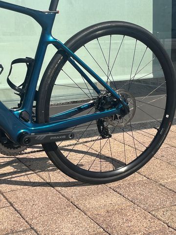 Used Giant Defy Advanced E+ Elite 2 2025 2025 Road & Gravel, Blue — image 10 of 11