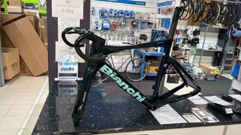 Used Bianchi Oltre Frameset 2026 Road & Gravel
