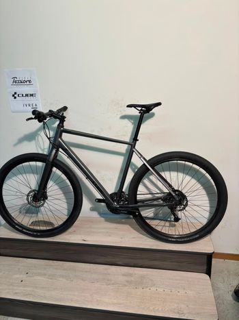 Used CUBE HYDE 2023 2023 Urban, Light Gray — image 3 of 13