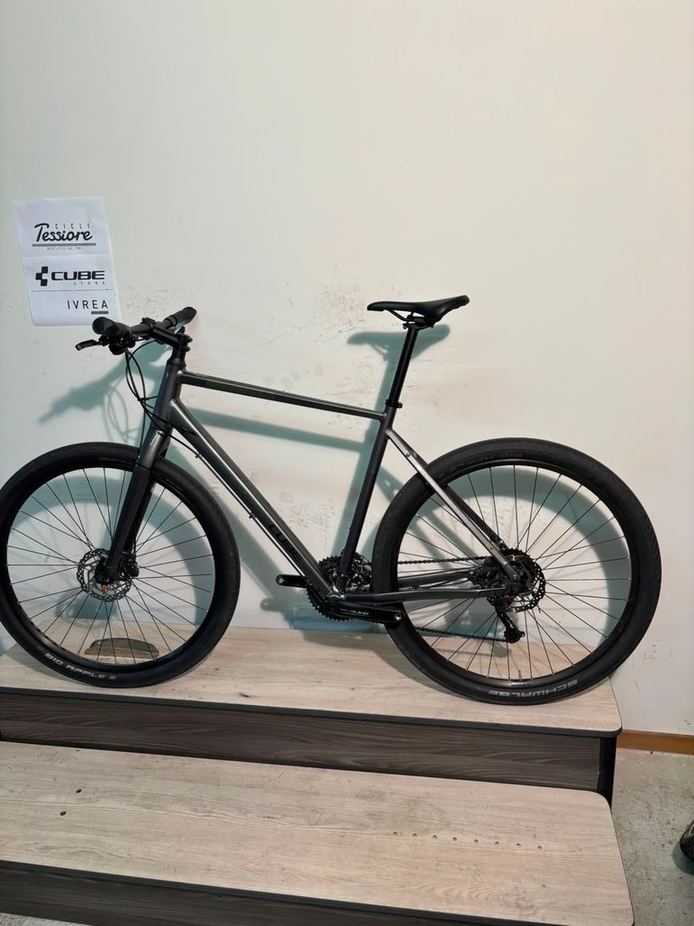 Used CUBE HYDE 2023 2023 Urban, Light Gray — image 3 of 13