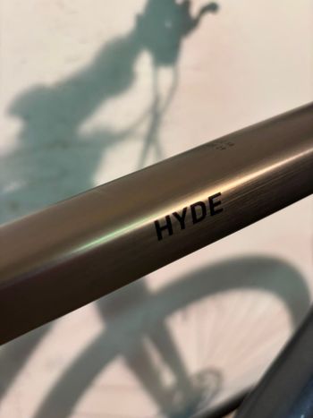Used CUBE HYDE 2023 2023 Urban, Light Gray — image 4 of 13
