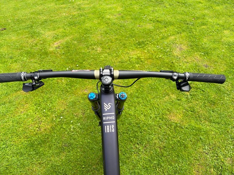 Used Ibis Ripmo V3 2024 Mountainbike, Purple — image 9 of 9