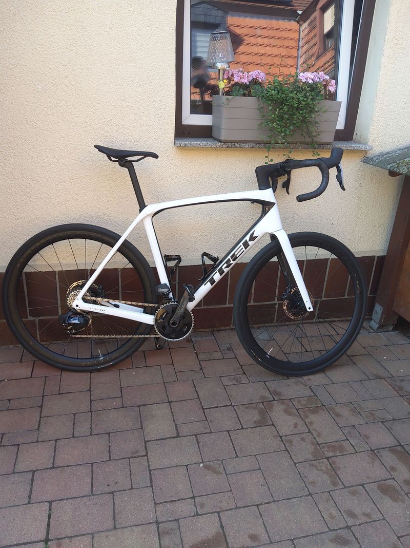 Trek Domane SLR 7 eTap Gen 4 2023 2023 Road & Gravel d'occasion