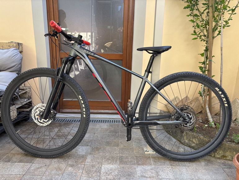 Used Scott Scale 970 2022 2022 Mountainbike, Black, 29 — image 1 of 4