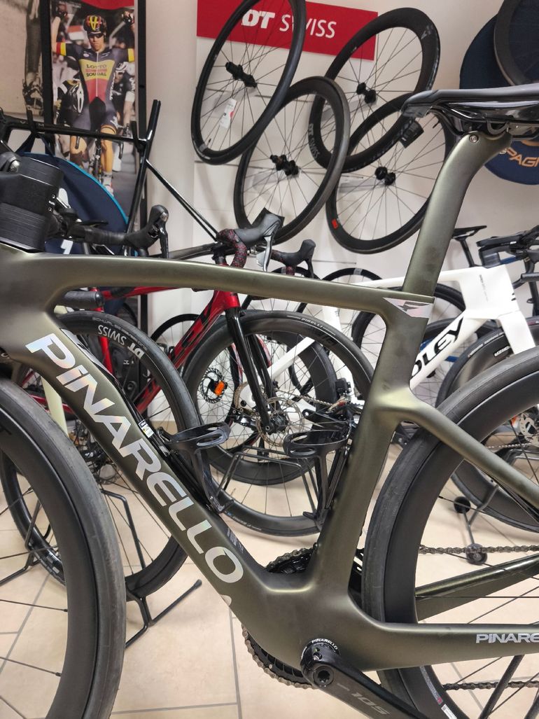 Used Pinarello F5 105 Di2 2026 2026 Road & Gravel, Green — image 1 of 11