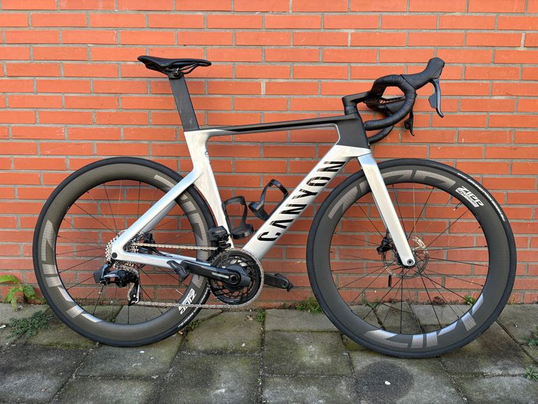 Used Canyon Aeroad CF SLX 8 AXS 2024 2024 Road & Gravel, Light Gray — image 2 of 9