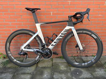 Used Canyon Aeroad CF SLX 8 AXS 2024 2024 Road & Gravel, Light Gray — image 5 of 9