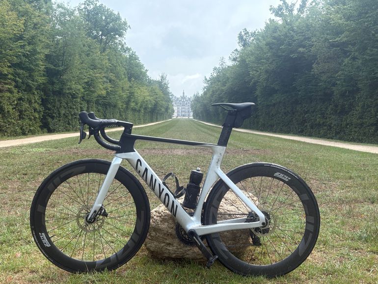 Used Canyon Aeroad CF SLX 8 AXS 2024 2024 Road & Gravel, Light Gray — image 1 of 9
