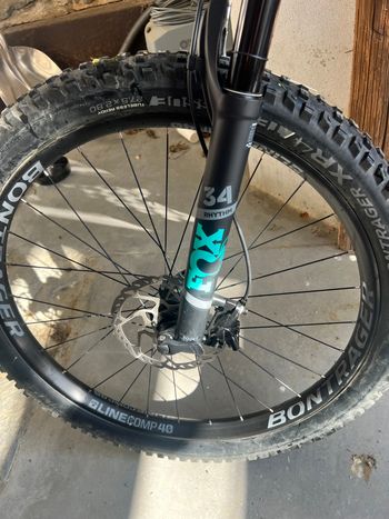 Used Trek Fuel EX 8 Women's 2019 2019 Mountainbike, Light Gray, 27.5 — image 5 of 7