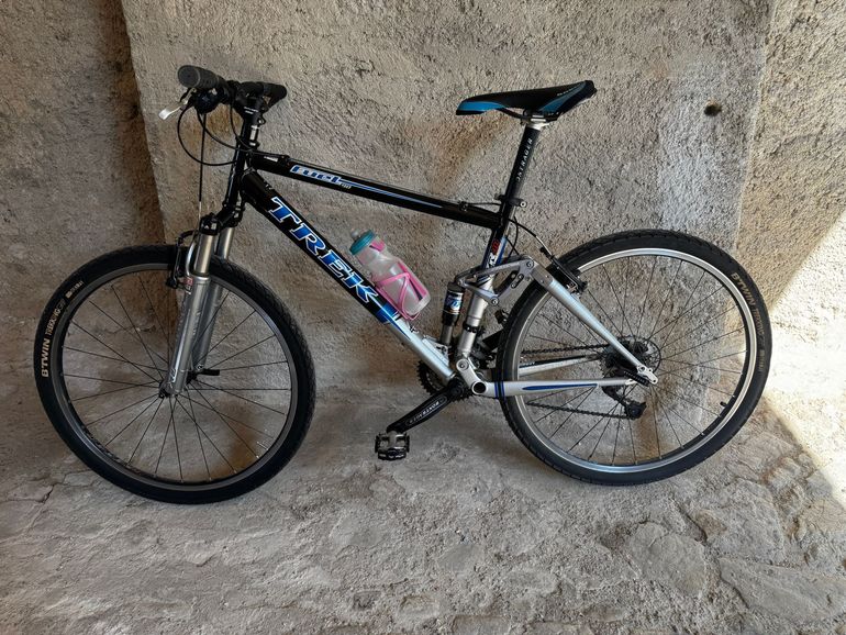 Treck Custom Shimano Deore 2010 Mountainbike de segunda mano, Gris claro — imagen 1 de 6