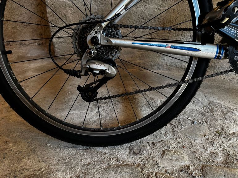 Treck Custom Shimano Deore 2010 Mountainbike de segunda mano, Gris claro — imagen 3 de 6