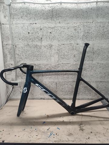 Scott Addict RC Frameset 2022 Road & Gravel d'occasion — image 2 sur 11