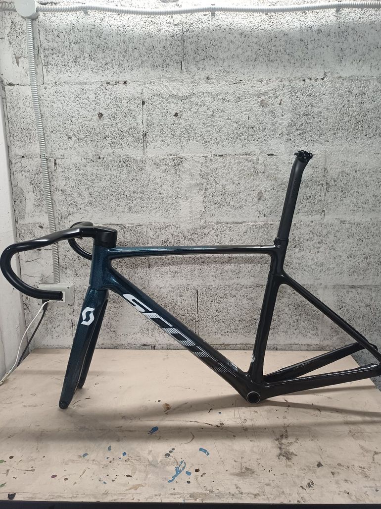 Used Scott Addict RC Frameset 2022 Road & Gravel, Blue — image 2 of 11