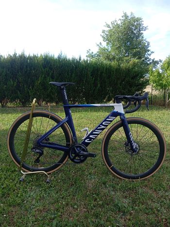 Used Canyon Aeroad Shimano Ultegra Di2 2023 Road & Gravel