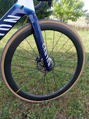Canyon Aeroad Shimano Ultegra Di2 2023 Road & Gravel d'occasion — image 7 sur 9