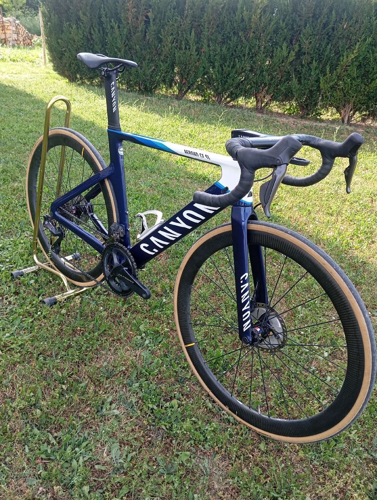 Canyon Aeroad Shimano Ultegra Di2 2023 Road & Gravel d'occasion — image 5 sur 9