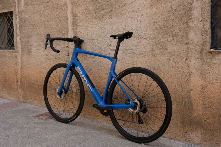 Käytetty BMC Roadmachine TWO 2024 2024 Road & Gravel — kuva 8 / 23