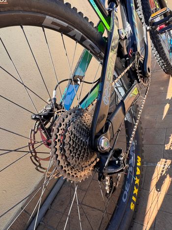 Used Devinci Spartan Carbon SLX / XT 2017 2017 Mountainbike, Green — image 6 of 10