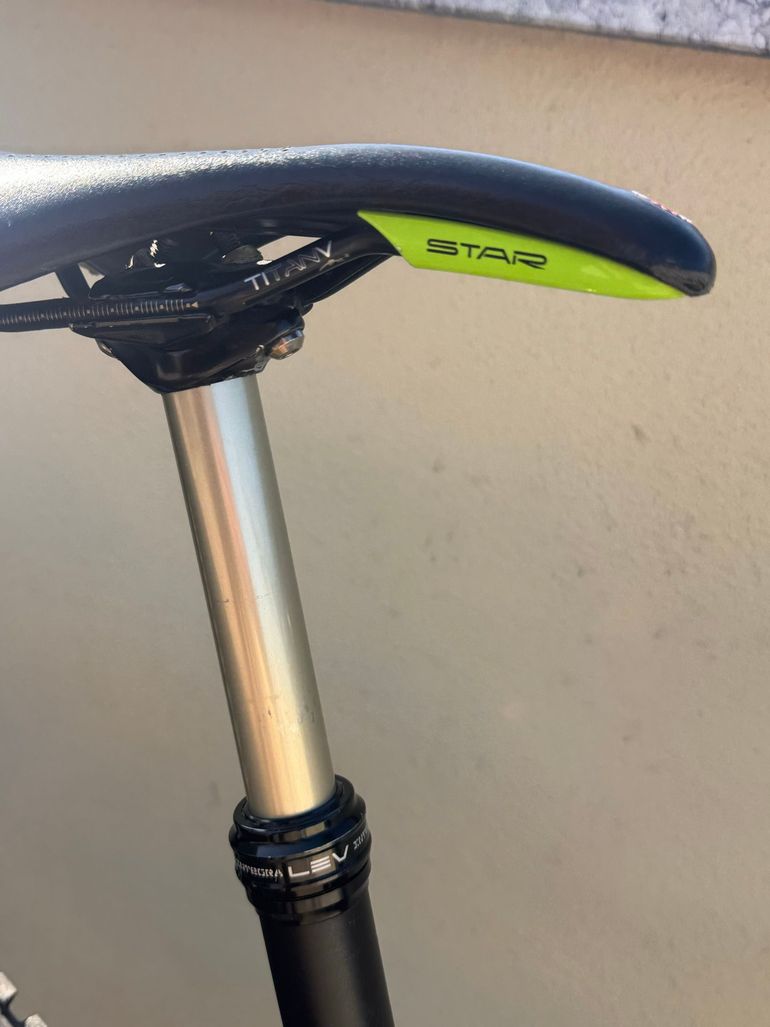Used Devinci Spartan Carbon SLX / XT 2017 2017 Mountainbike, Green — image 7 of 10