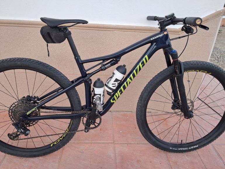 Brugt Specialized Men's Epic Comp Carbon 2019 2019 Mountainbike — billede 1 af 12