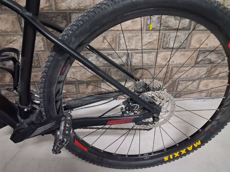 Gebrauchtes Orbea ALMA H30-EAGLE 29 2018 2018 Mountainbike, Schwarz, 29 — Bild 1 von 9