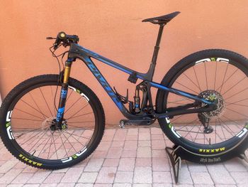 Použité Pivot Mach 4 SL Team XX1 AXS w/ Fox Live Valve 2020 2020 Mountainbike — obrázek 2 z 7