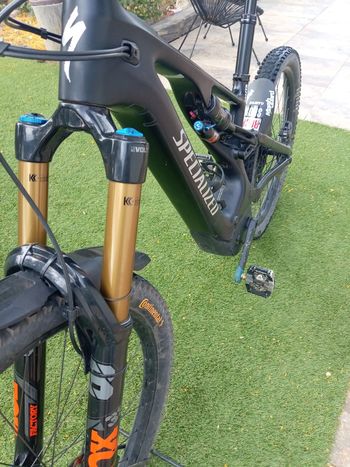 Used Specialized Turbo Levo 3 Comp Carbon 2022 2022 Mountainbike, Black, 29, 27.5 — image 5 of 10