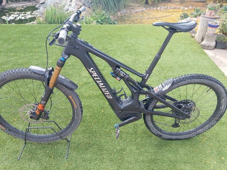 Used Specialized Turbo Levo 3 Comp Carbon 2022 2022 Mountainbike, Black, 29, 27.5 — image 2 of 10