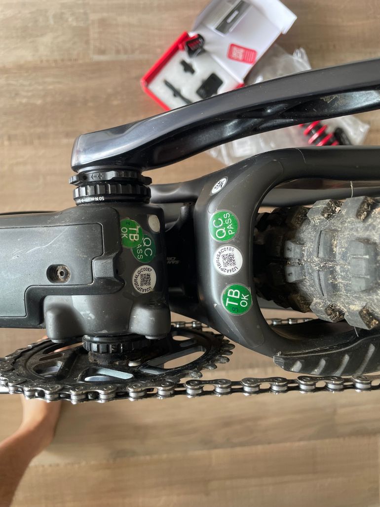 Použité Santa Cruz BRONSON X0 AXS RSV / Carbon CC 2024 Frameset 2024 Mountainbike — obrázek 7 z 9