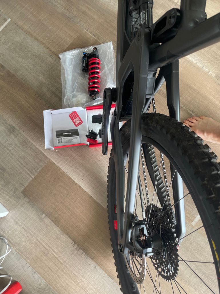 Použité Santa Cruz BRONSON X0 AXS RSV / Carbon CC 2024 Frameset 2024 Mountainbike — obrázek 6 z 9