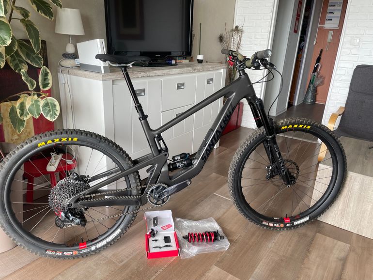 Použité Santa Cruz BRONSON X0 AXS RSV / Carbon CC 2024 Frameset 2024 Mountainbike — obrázek 1 z 9