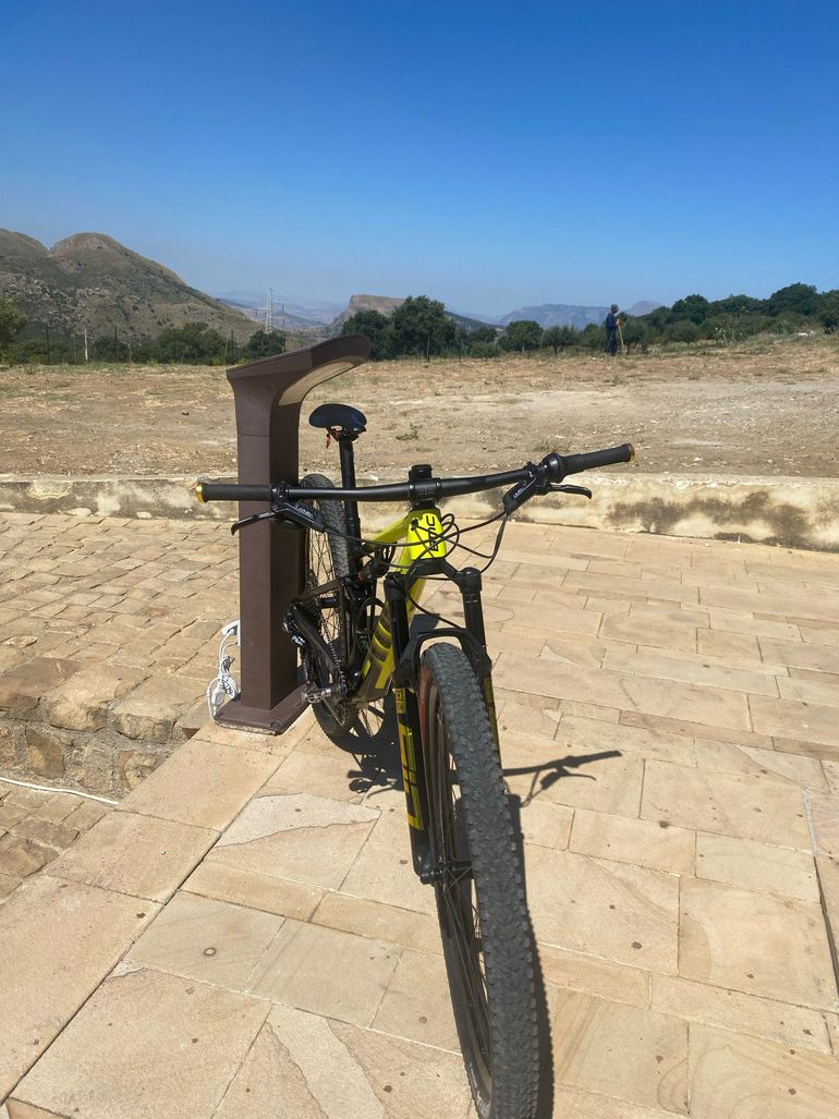 Used BMC Fourstroke AMP LT ONE USA 2024 2024 Mountainbike, Black — image 3 of 9