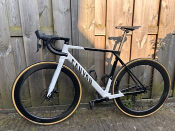 Used Canyon Ultimate CF SL 7 AXS 2024 2024 Road & Gravel