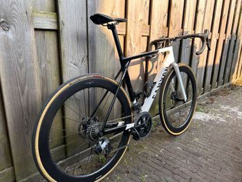 Used Canyon Ultimate CF SL 7 AXS 2024 2024 Road & Gravel, White — image 4 of 5