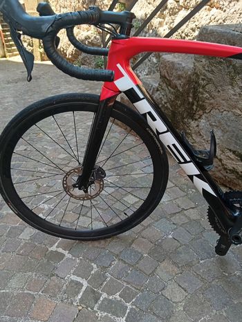 Used Trek Émonda SL 6 Disc 2022 2022 Road & Gravel, Red — image 8 of 8