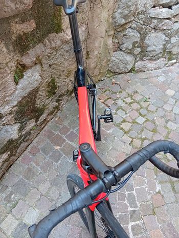 Used Trek Émonda SL 6 Disc 2022 2022 Road & Gravel, Red — image 7 of 8