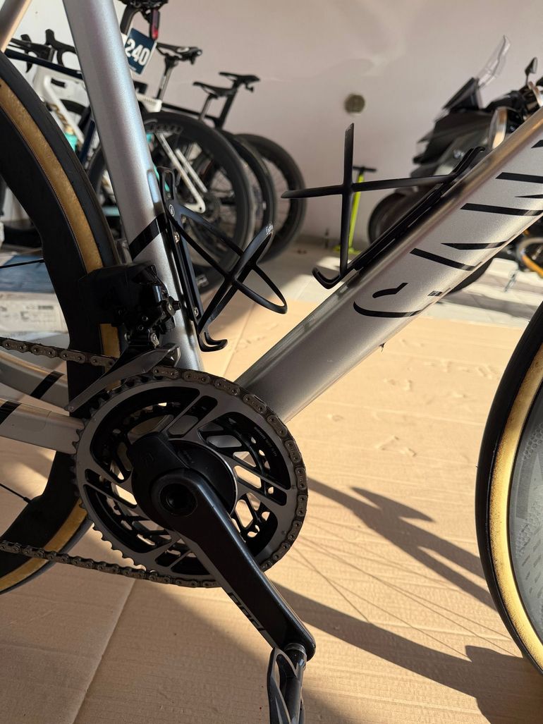 Used Canyon Ultimate CFR Disc eTap 2022 2022 Road & Gravel, Light Gray — image 3 of 3