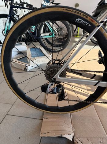 Used Canyon Ultimate CFR Disc eTap 2022 2022 Road & Gravel, Light Gray — image 2 of 3